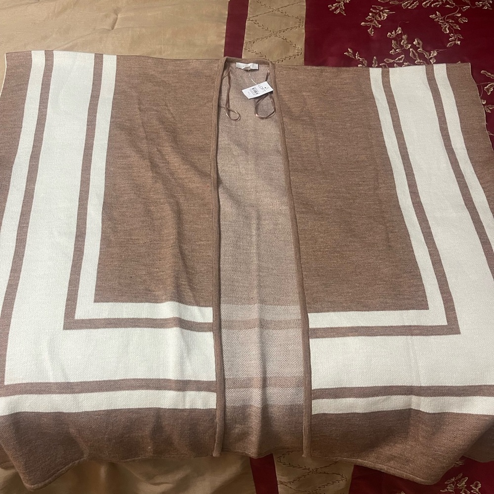 NWT - oversized shawl/wrap - beige/ivory